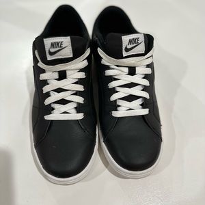 Nike Court Vision Low Sneakers